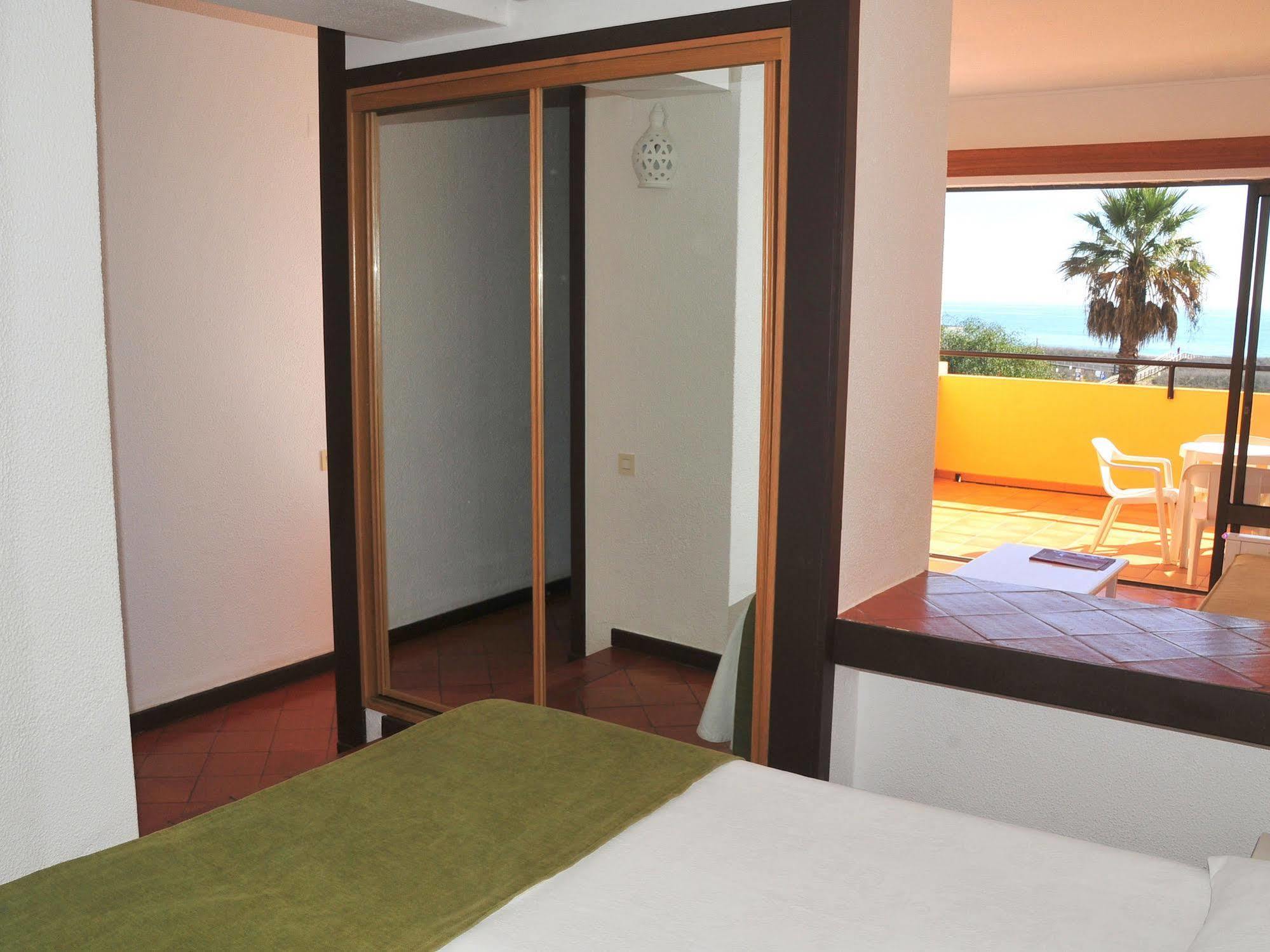 Dom Pedro Apart-hotel 3*