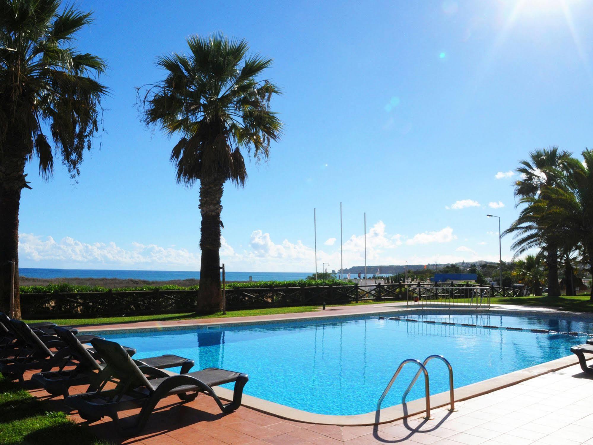 Dom Pedro Apart-hotel 3*