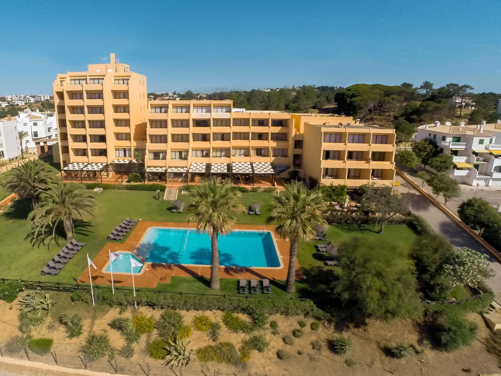Dom Pedro Apart-hotel 3*